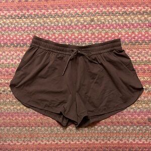 NWT LULULEMON SOFT JERSEY MIDRISE CURVED HEM SHORT 3” LAVA CAKE BROWN